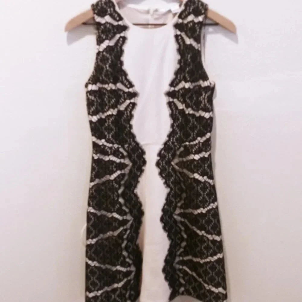 Diane von Furstenberg size 2 cream sleeveless dress with black lace - Picture 3 of 8